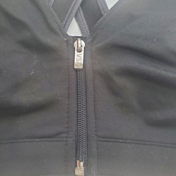 Victoria's Secret Sports Bra - Picture 2 of 6